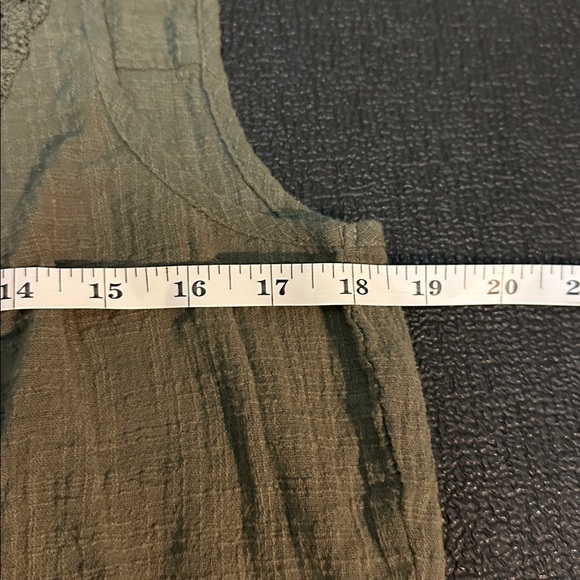 Eddie Bauer lace button up Olive Green Sleeveless Top size large - Picture 8 of 9